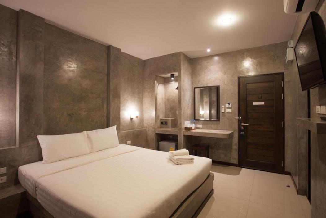 Ritsurin Boutique Hotel - โรงแรมริทสุริน บูติค Phuket Екстериор снимка