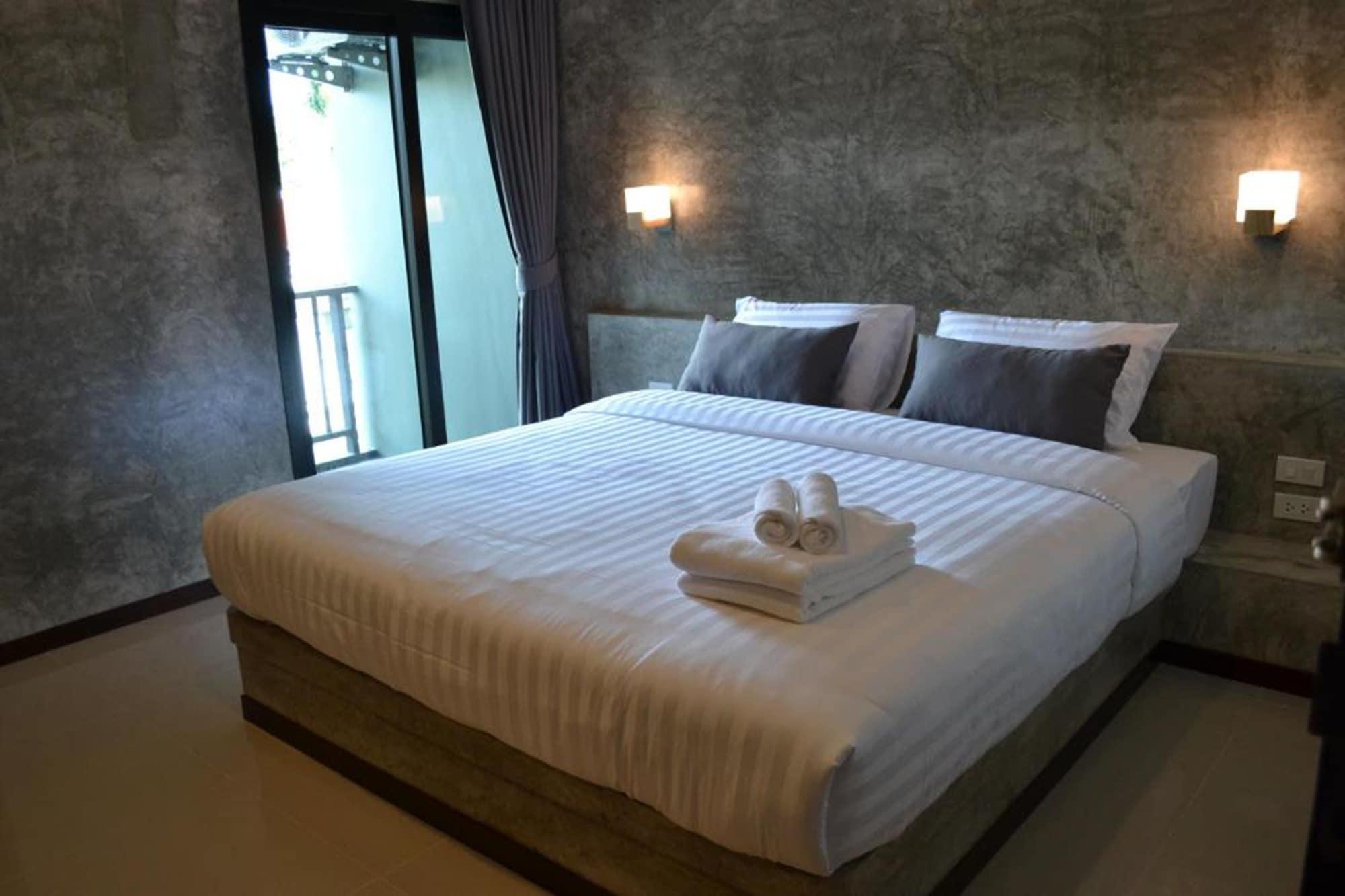 Ritsurin Boutique Hotel - โรงแรมริทสุริน บูติค Phuket Екстериор снимка