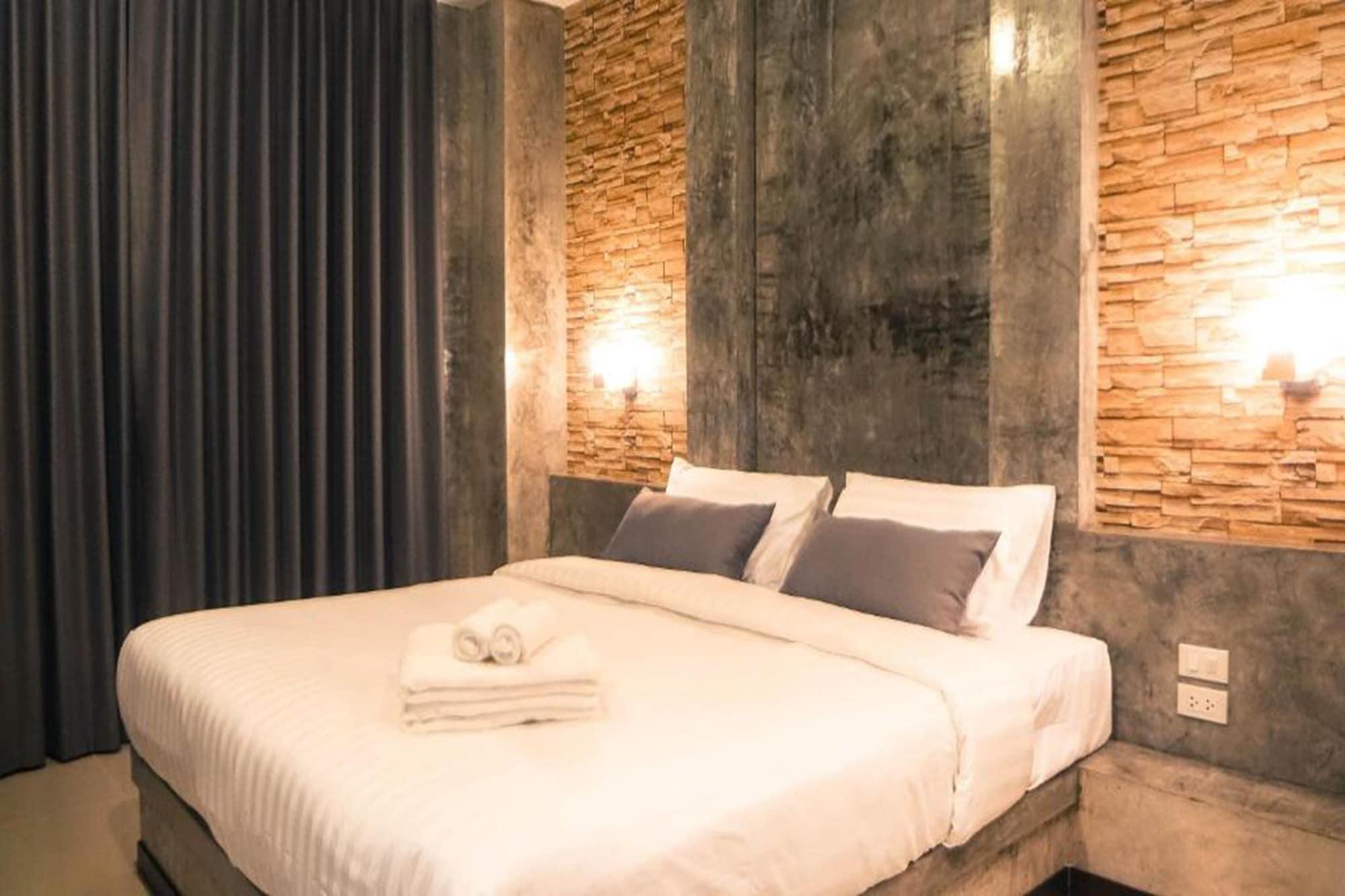 Ritsurin Boutique Hotel - โรงแรมริทสุริน บูติค Phuket Екстериор снимка