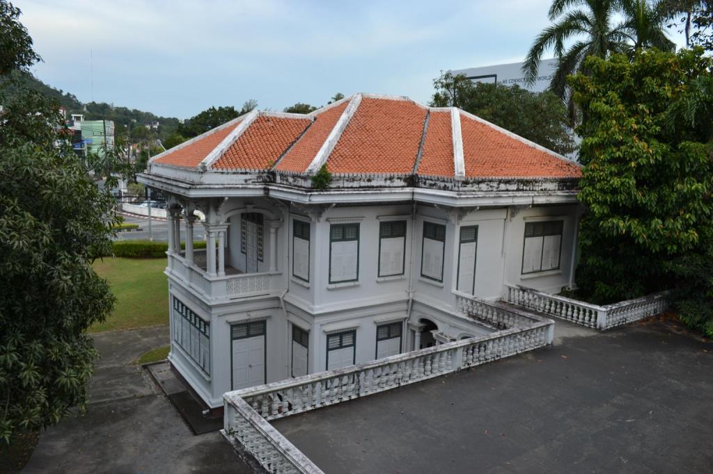 Ritsurin Boutique Hotel - โรงแรมริทสุริน บูติค Phuket Екстериор снимка