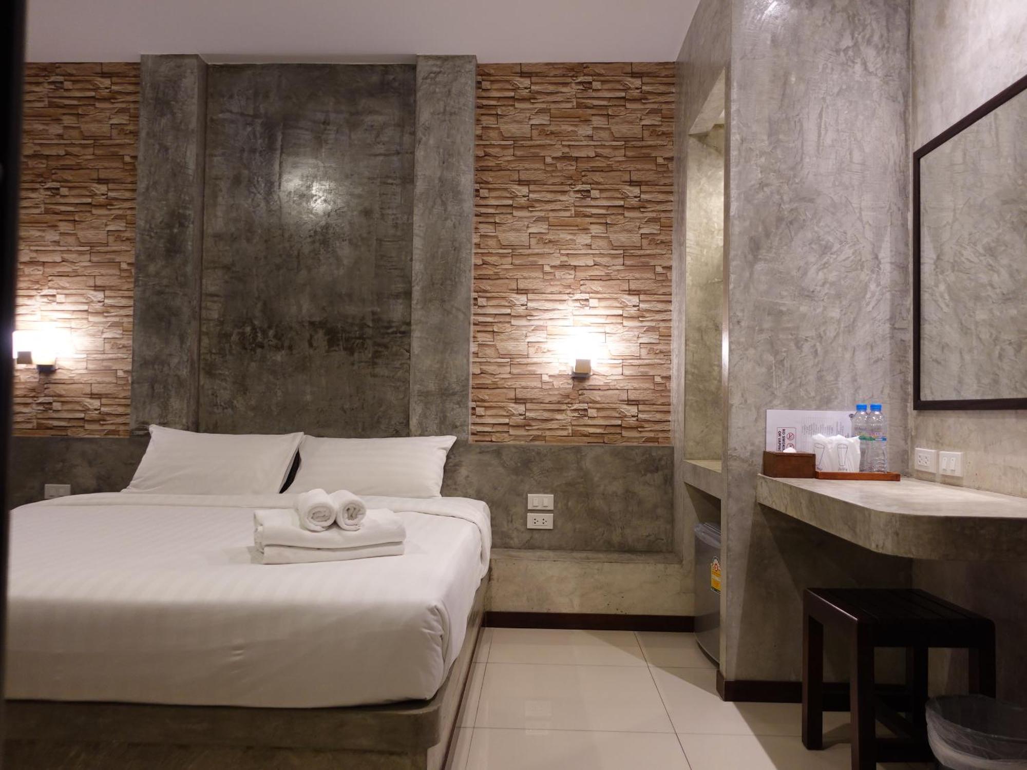 Ritsurin Boutique Hotel - โรงแรมริทสุริน บูติค Phuket Екстериор снимка